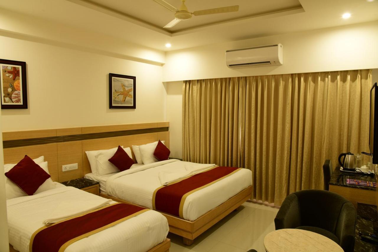 Hotel U.T.Elite Bangalore Exterior foto